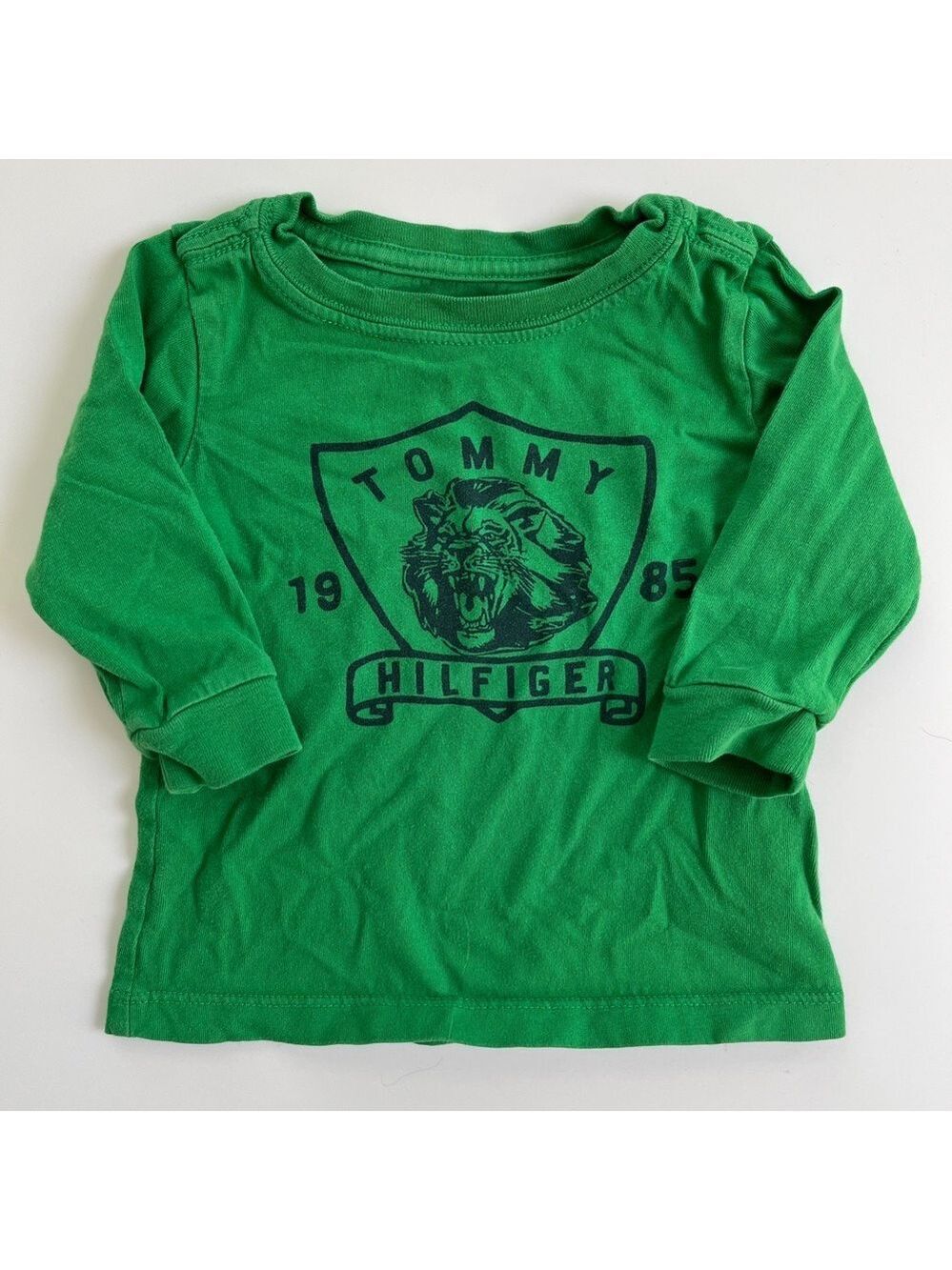 🩵 4/$20 Tommy Hilfiger Green Long Sleeve Tee with Graphic Design